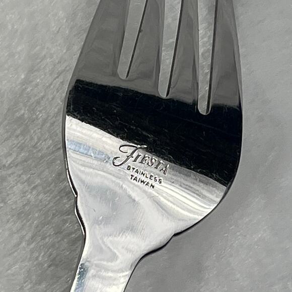 Fiesta Stainless Serving Fork Pink Handle Taiwan Vintage 9" Swirl Design - Picture 3 of 4